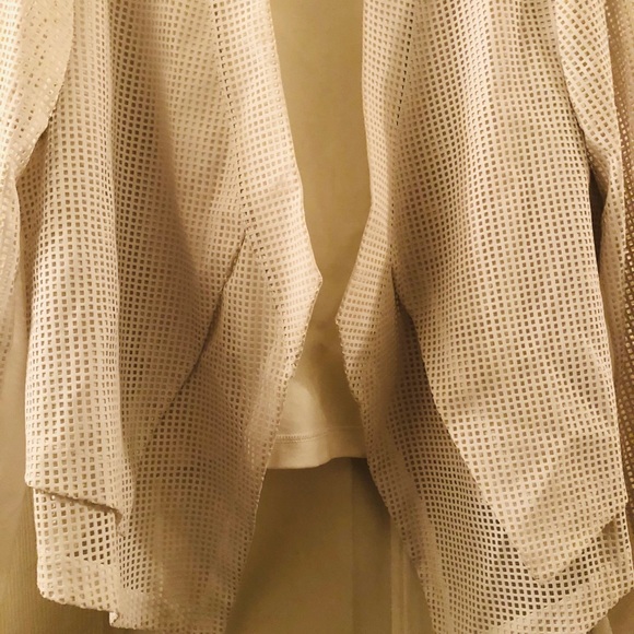 White jacket - Picture 5 of 5